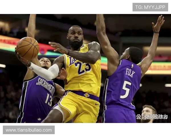 以弗拉格创下单场15分5板5助纪录 成史上第二年轻仅次詹姆斯 以弗拉格创下单场15分5板5助纪录 成史上第二年轻仅次詹姆斯